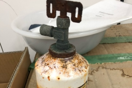 容器・バブルが腐食している状態(1)