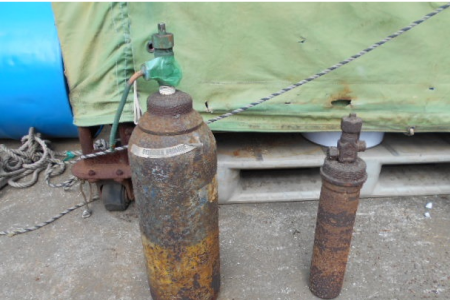 容器・バブルが腐食している状態(2)