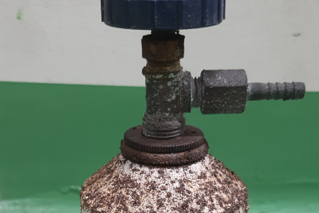 容器・バブルが腐食している状態(3)