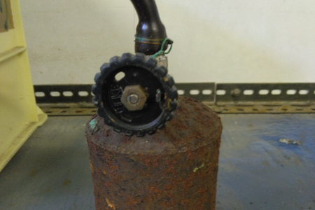 内容物不明ボンベ(2)